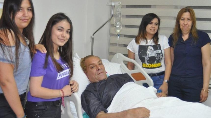 Atat&uuml;rk&rsquo;e Benzeyen Sanat&ccedil;ı G&ouml;ksal Kaya Ameliyat Oldu