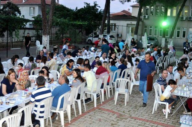 Sarıgöl Devlet Hastanesinde İftar Yemeği