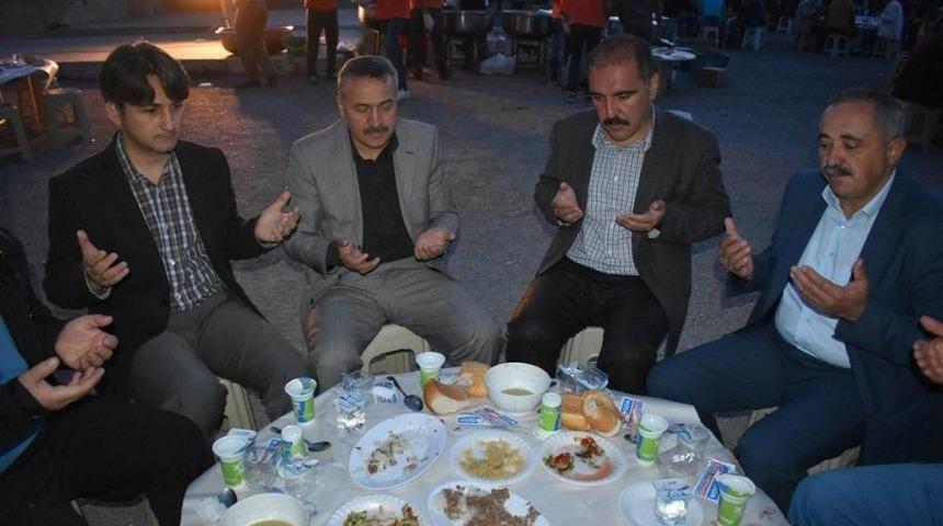 Başkan Tutal, Vatandaşlarla İftarda Bir Araya Geldi