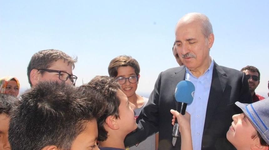 Minik &Ouml;ğrencilerden Bakan Kurtulmuş&rsquo;u Terleten Sorular