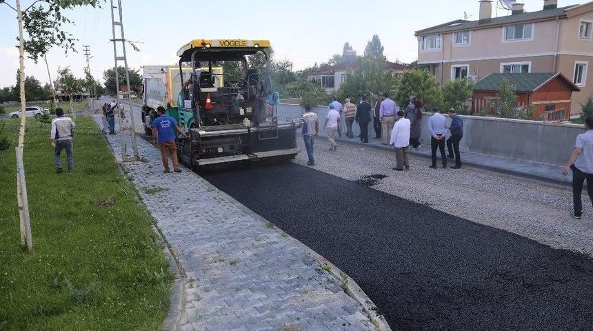 Şehit Furkan Doğan Camiinin &Ccedil;evresi Asfaltlandı