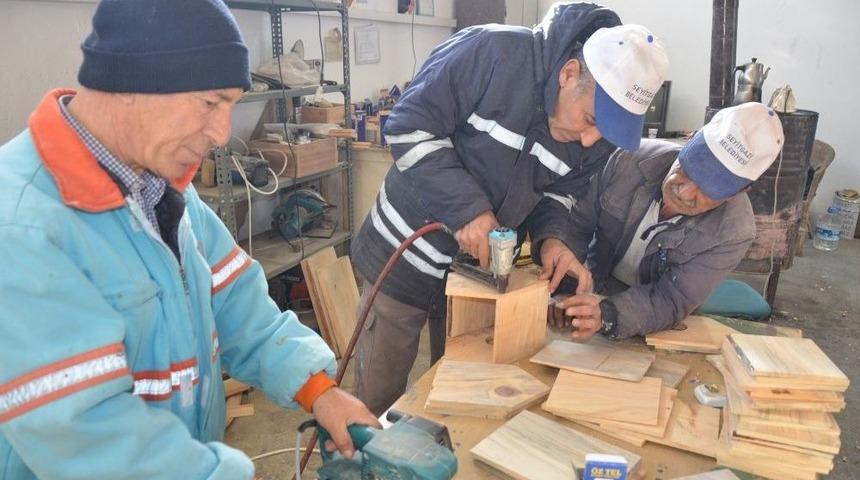 Seyitgazi Belediyesi&rsquo;nden Kuşlara Sıcak Yuvalar