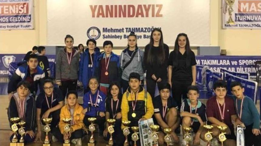 Şahinbeyliler Raketlerini Kurtuluş Kupası İ&ccedil;in Salladı