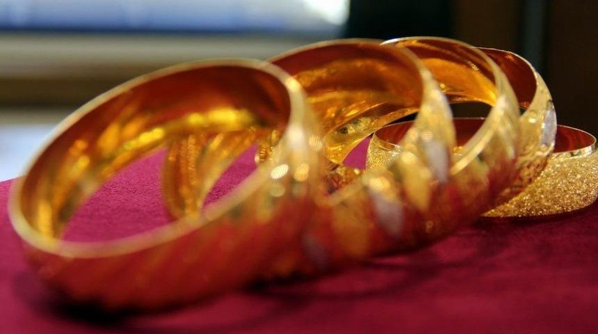 Altın, Euro Ve Doları Solladı