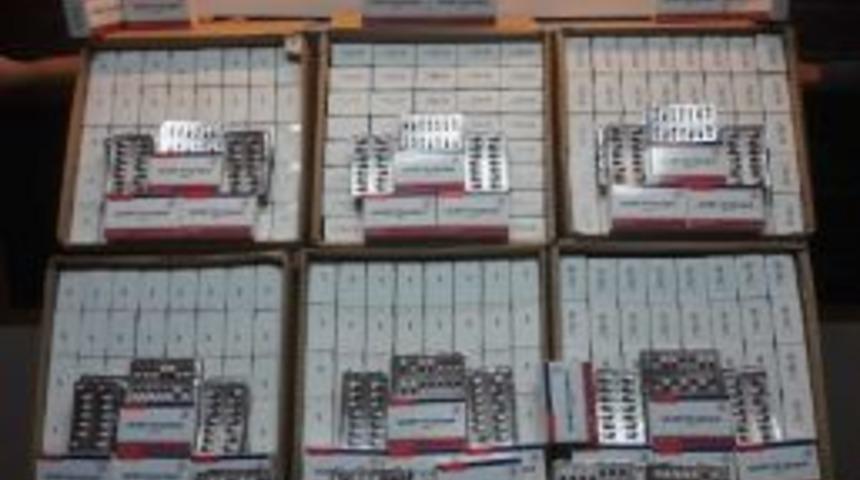 Polisin Ş&uuml;phelendiği Ara&ccedil;tan Uyuşturucuya Alternatif Hap Ele Ge&ccedil;irildi