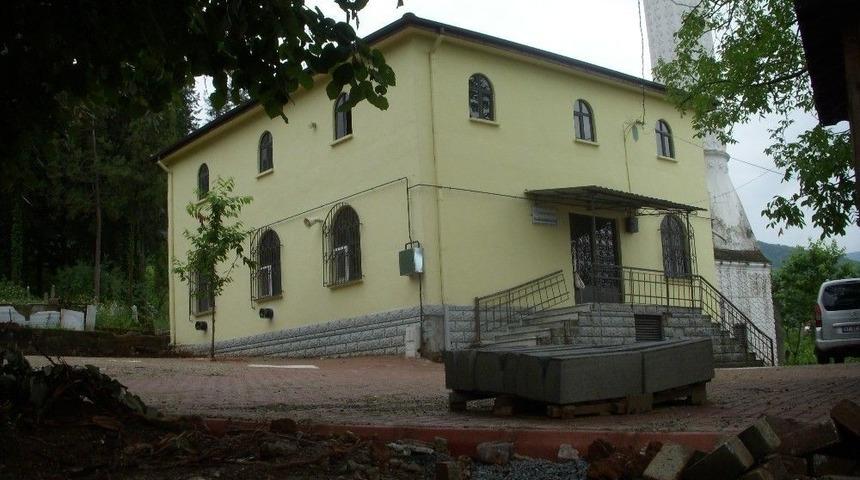 Balaban Karakadılar Camii&rsquo;nde &Ccedil;evre D&uuml;zenlemesi