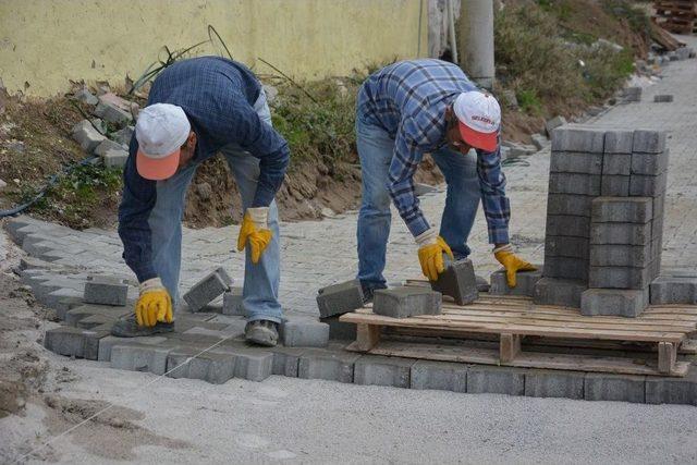 Şehzadeler’de 65 Bin Metrekare Parke Taşı Döşendi