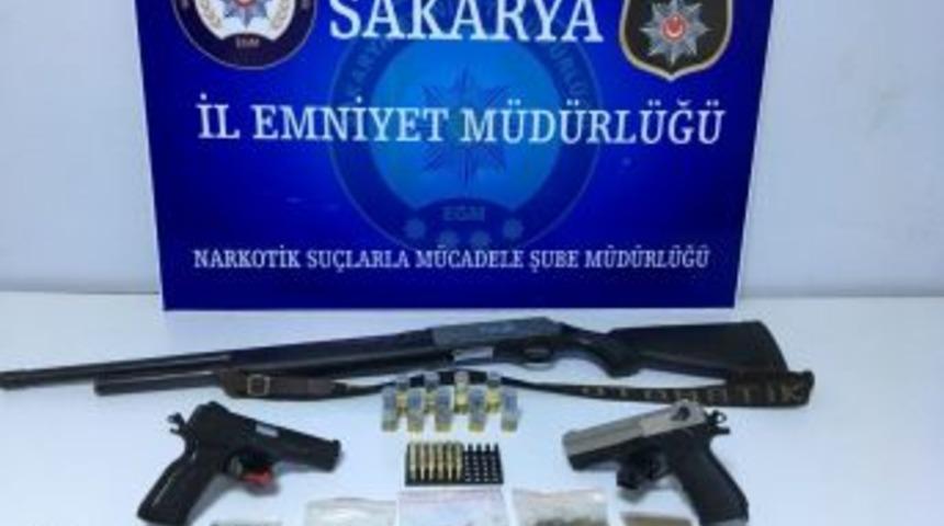 Narkotik Ekipleri Uyuşturucu Satıcılarına Ge&ccedil;it Vermiyor