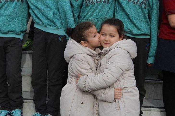 Bu Okulda 33 İkiz, Bir Üçüz Öğrenci Var G5