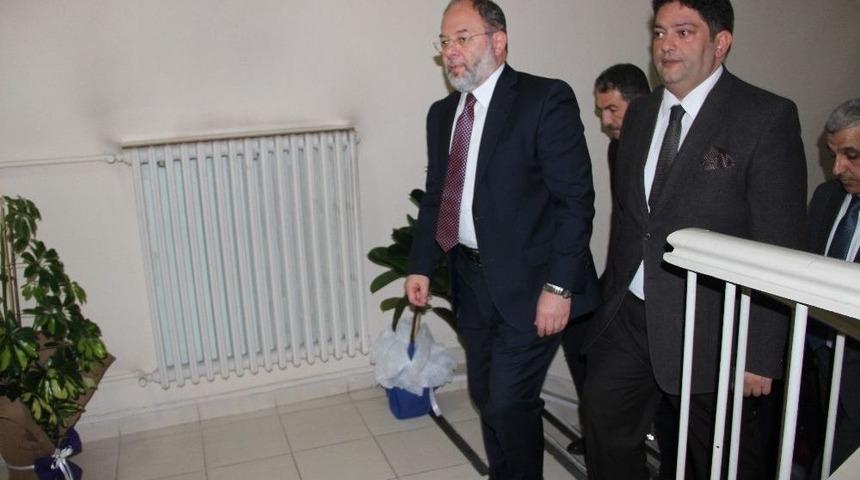 Prof. Dr. Akdağ&rsquo;dan Hakan Oral&rsquo;a Hayırlı Olsun Ziyareti