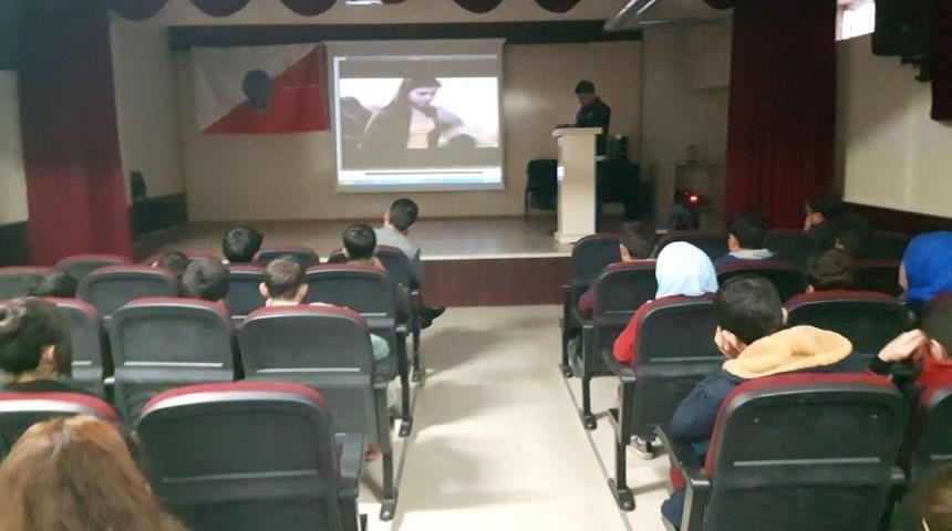 Tatvan Emniyeti İl&ccedil;edeki 2 Bin 500 &Ouml;ğrenciye Seminer Verdi