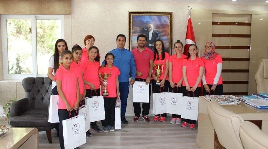 Namağlup T&uuml;rkiye Şampiyonları Manisa&rsquo;nın Gururu Oldu