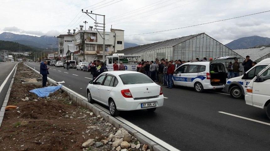 Ekmek Almaya Giden Yaşlı Adam Otomobilin Altında Kaldı