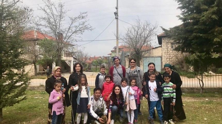 Minik Eller Doğaya Can Katıyor