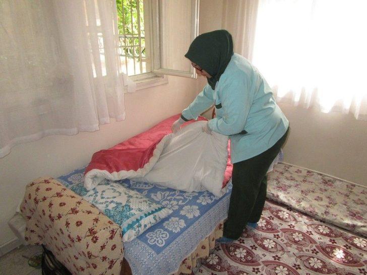 Gaziantep’te Kimsesiz Yaşlılara Sağlık Ve Temizlik Hizmeti G3