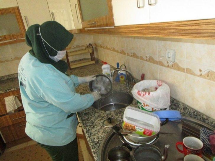 Gaziantep’te Kimsesiz Yaşlılara Sağlık Ve Temizlik Hizmeti G4