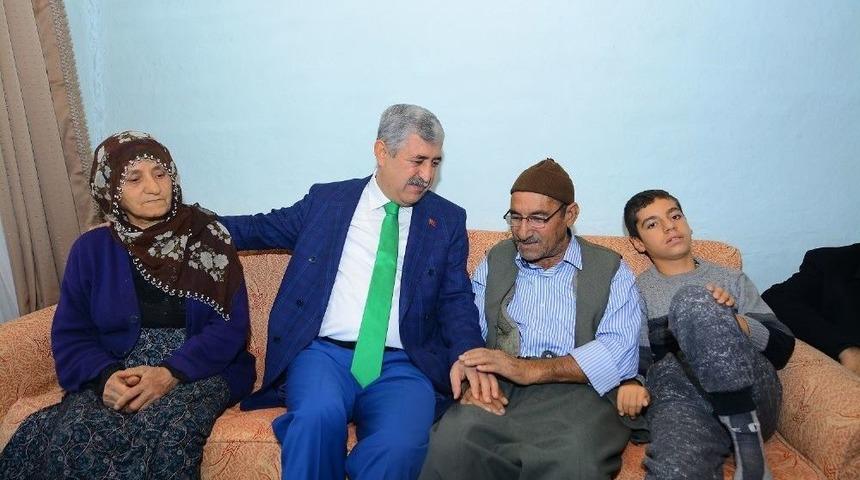 Yeşilyurt&rsquo;ta Yaşlılar &lsquo;baştacı&rsquo;