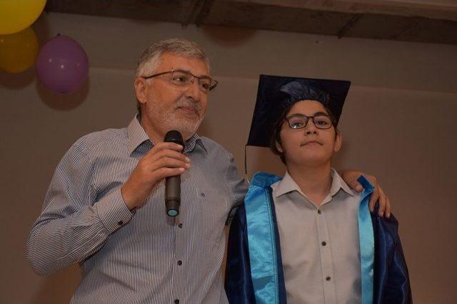 İn&ouml;n&uuml;&rsquo;de Mezuniyet T&ouml;reni 1