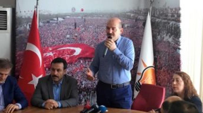 Bakan Soylu Ak Parti Bayrampaşa İl&ccedil;e Başkanlığı&rsquo;nı Ziyaret Etti