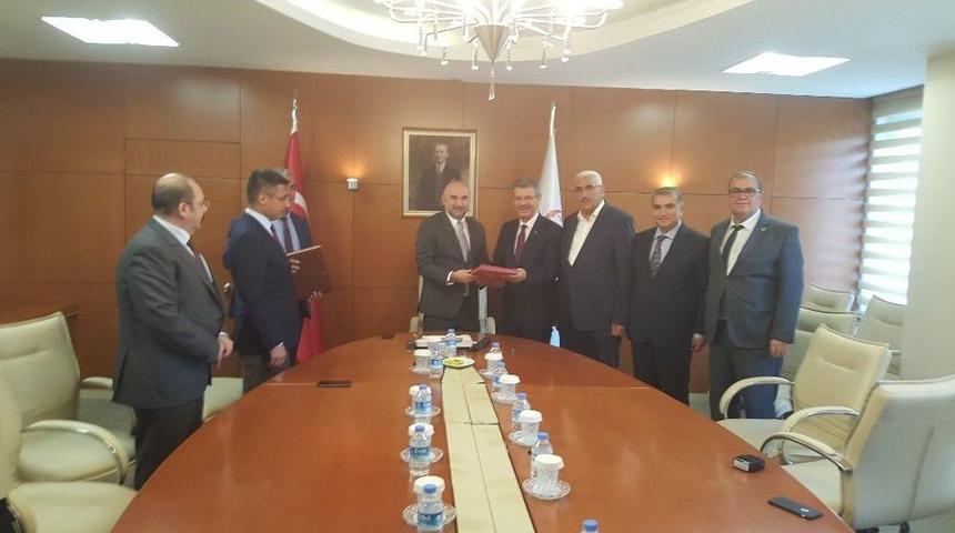 Turhal Şeker Fabrikasının Kayseri Şeker&rsquo;e Teslimi &Ouml;zelleştirme İdaresinde Yapıldı