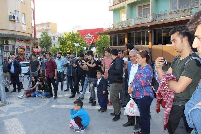 Adıyaman Sanat Sokağında İran Ezgileri Seslendirildi