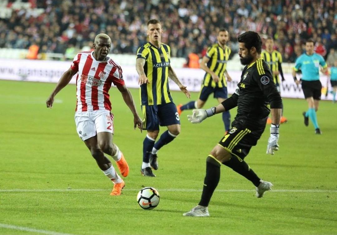 Spor Toto S&uuml;per Lig: Demir Grup Sivasspor: 1 - Fenerbah&ccedil;e: 2 (ma&ccedil; Sonucu)