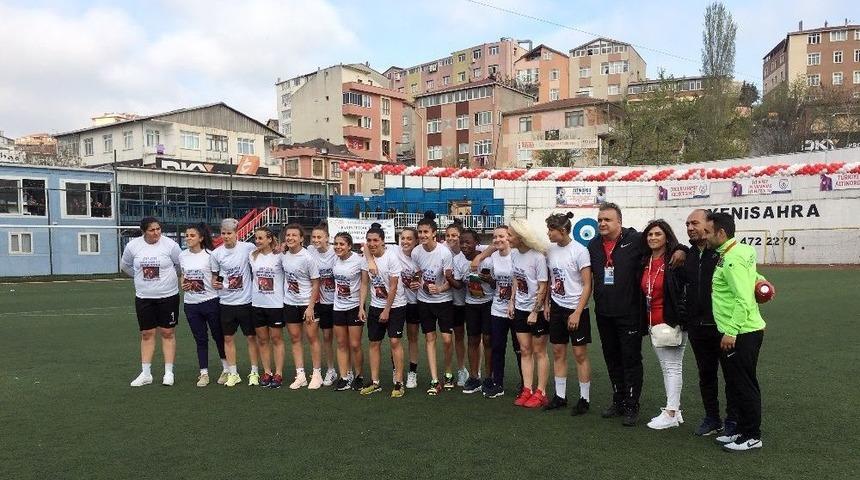 Şampiyon Ataşehir Belediyespor Kupasını Kavuştu