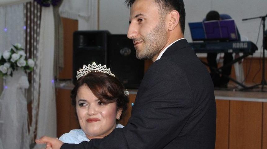 &Uuml;nye&rsquo;den D&uuml;zce&rsquo;ye Uzanan Aşk