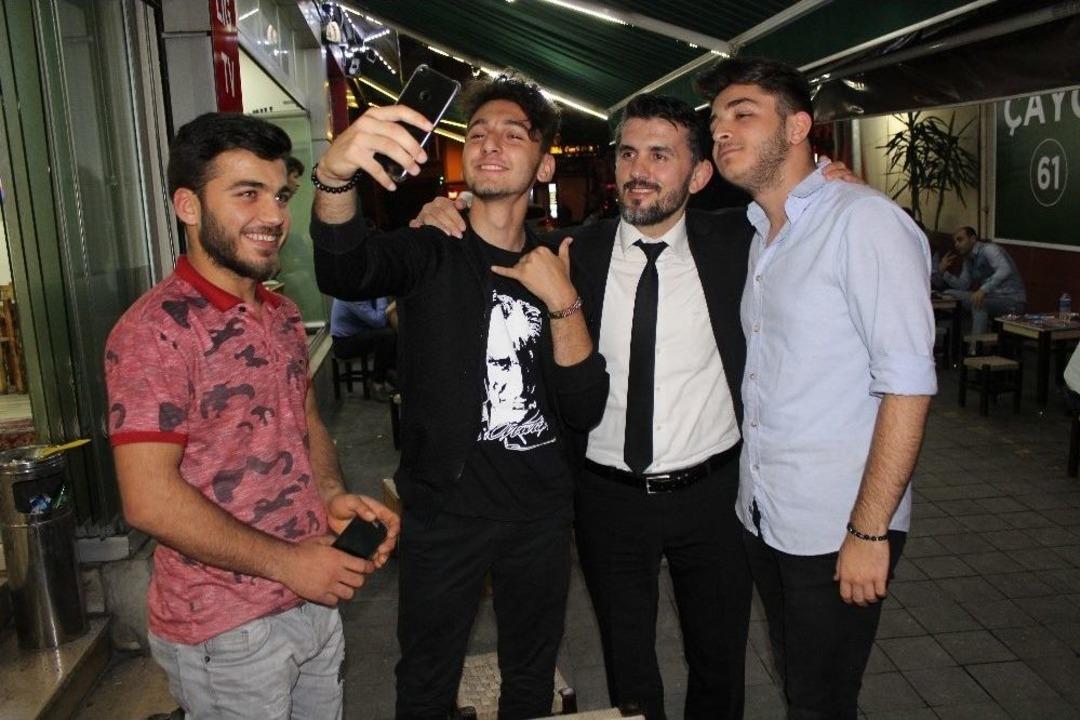 Ak Parti Trabzon Milletvekili Adayları Se&ccedil;im Gezilerini S&uuml;rd&uuml;r&uuml;yor