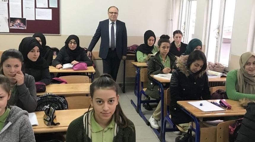 Vali Tutulmaz&rsquo;dan &Ouml;ğrencilere &ldquo;haftada Bir Kitap Okuyun&rdquo; Tavsiyesi