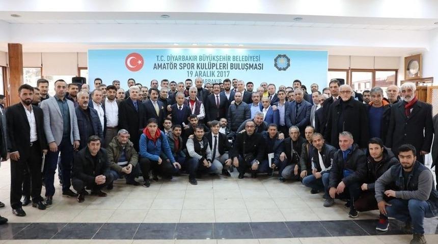 Başkan Atilla Amat&ouml;r Spor Kul&uuml;pleri Temsilcileri İle Bir Araya Geldi
