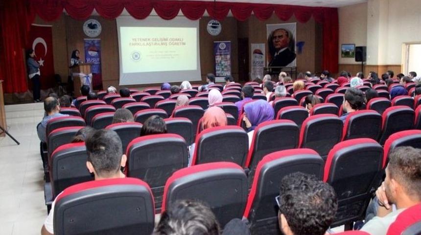 Van&rsquo;da Yetenek Gelişimi Odaklı Farklılaştırılmış &Ouml;ğretim Semineri Ger&ccedil;ekleştirildi