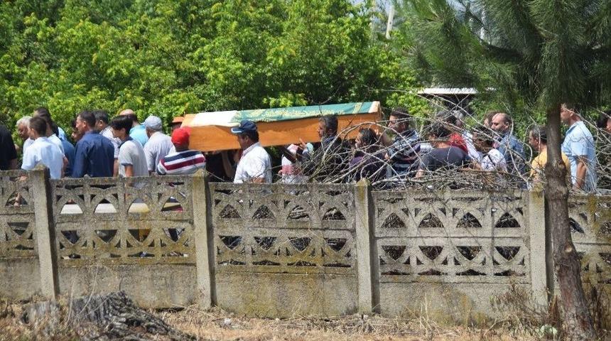 Boğulan İki &Ccedil;ocuk Toprağa Verildi
