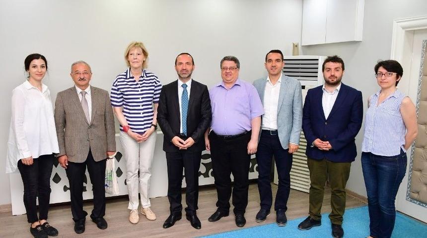 &Uuml;nye Avrupa&rsquo;da Yarışıyor