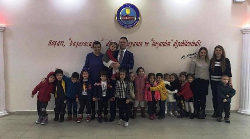 Anaokulu &Ouml;ğrencilerinden Hendek Kaymakamı&rsquo;na Ziyaret