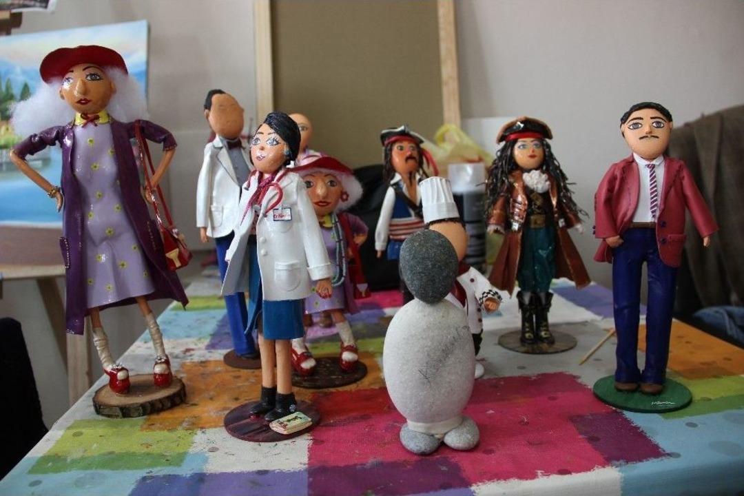 Taşları Sanat Eserine D&ouml;n&uuml;şt&uuml;r&uuml;yorlar