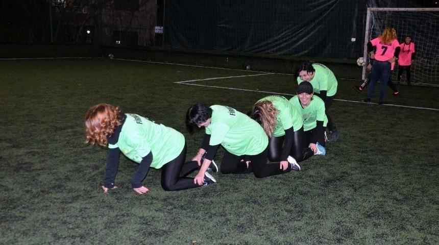 &rsquo;topuklu Kramponlar&rsquo; Bu Sefer &Ouml;zel &Ouml;ğrenciler İ&ccedil;in Sahaya &Ccedil;ıktı