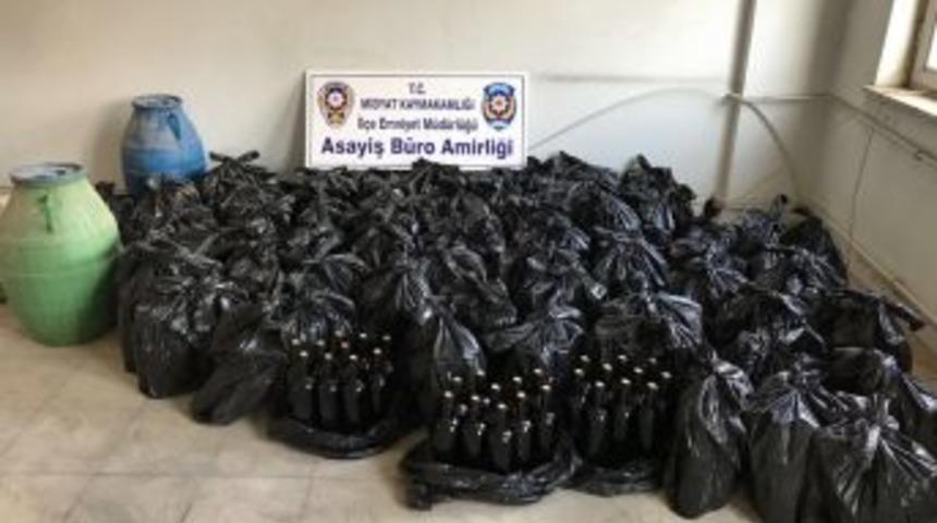 Midyat&rsquo;ta 800 Şişe Ka&ccedil;ak Şarap Ele Ge&ccedil;irildi