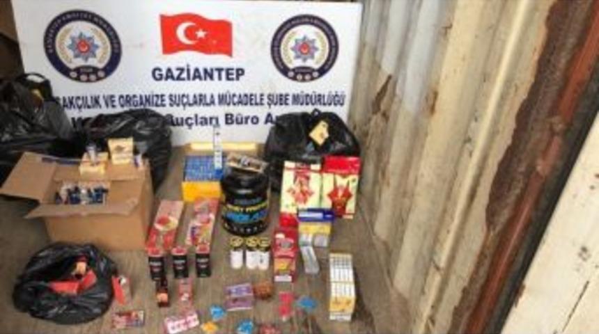 Gaziantep&rsquo;te Y&uuml;zlerce Uyarıcı Hap Ele Ge&ccedil;irildi: 9 G&ouml;zaltı