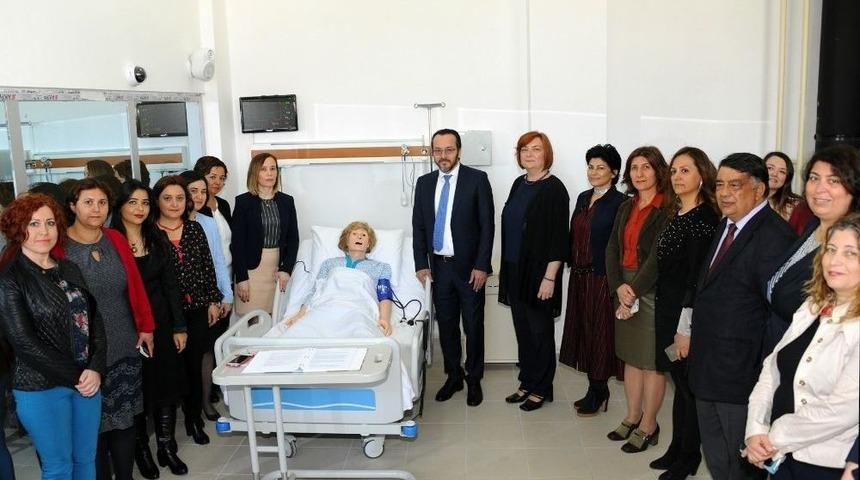 Hemşirelik Fak&uuml;ltesi Similasyon Labaratuvarı&rsquo;nın A&ccedil;ılışı Yapıldı