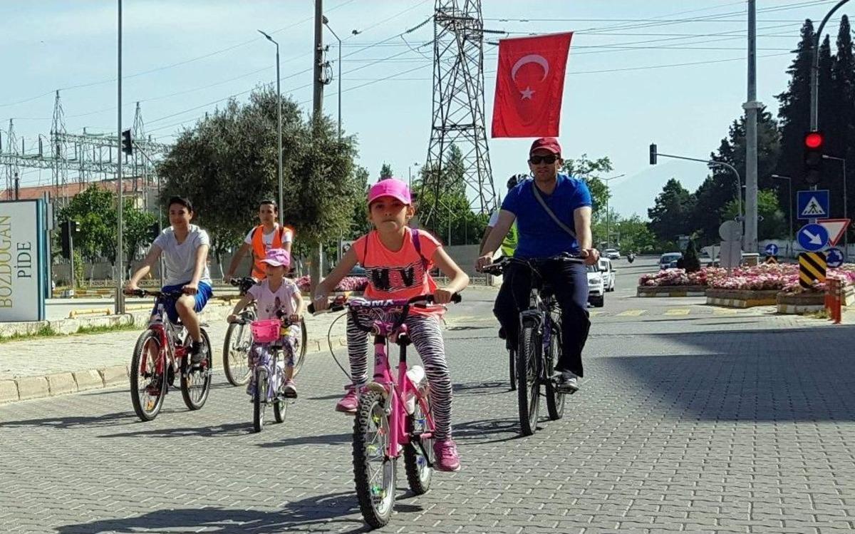 Kalp Sağlığına Dikkat &Ccedil;ekmek İ&ccedil;in Pedal &Ccedil;evirdiler