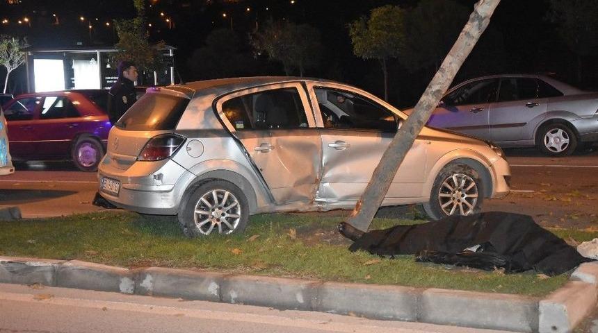 Ref&uuml;jdeki Ağaca &Ccedil;arpan Otomobil Takla Attı: 1 &Ouml;l&uuml;