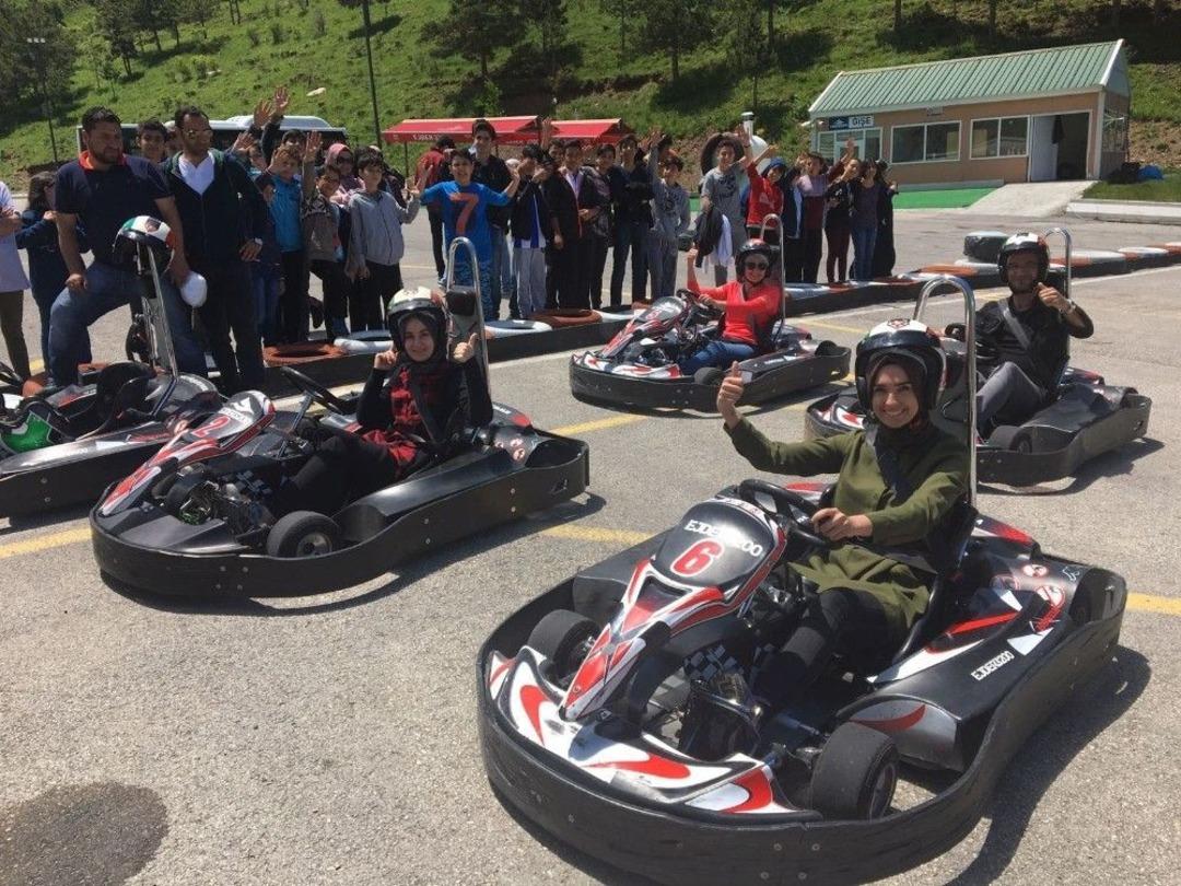 Ejder 3200&rsquo;den &Ouml;ğrencilere Ramazan Bayramı Ve Karne Hediyesi