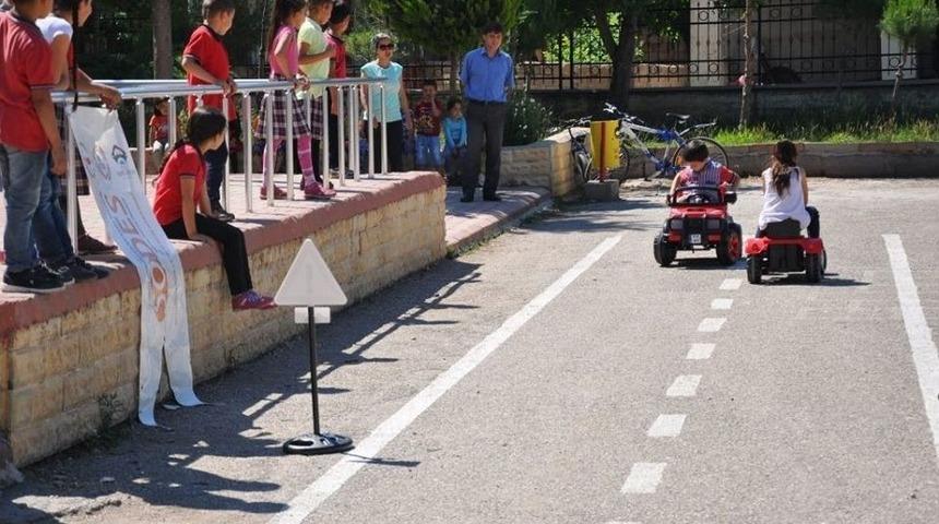 Anaokullarına Oyun Parkuru Yapıldı