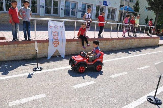 Anaokullarına Oyun Parkuru Yapıldı