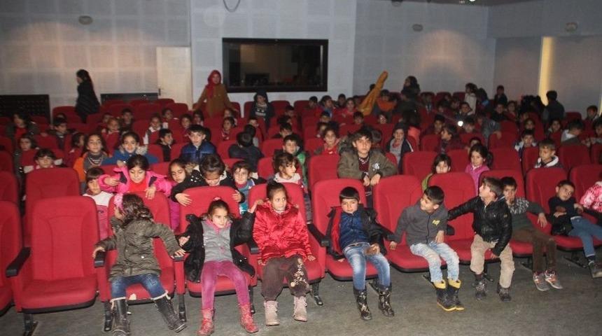 Malazgirtli Öğrencilerin Sinema Keyfi