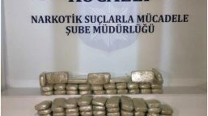 Kocaeli&rsquo;de Durdurulan Otomobilden 46 Kilo 300 Gram Eroin &Ccedil;ıktı