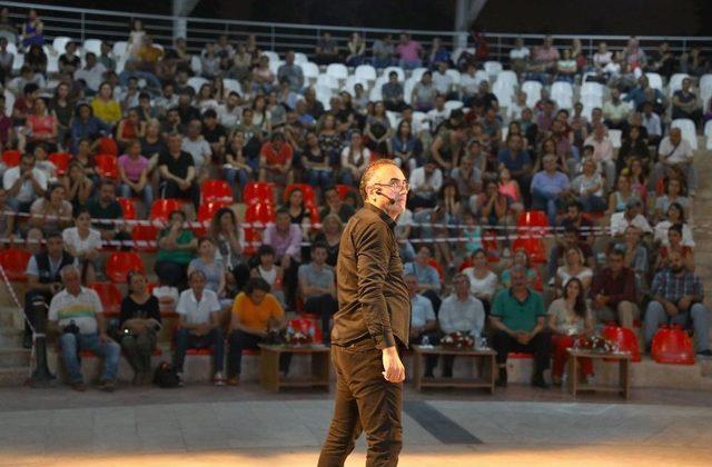 Sunay Akın, Mersin’de Ramazan Etkinliklerinin Konuğu Oldu