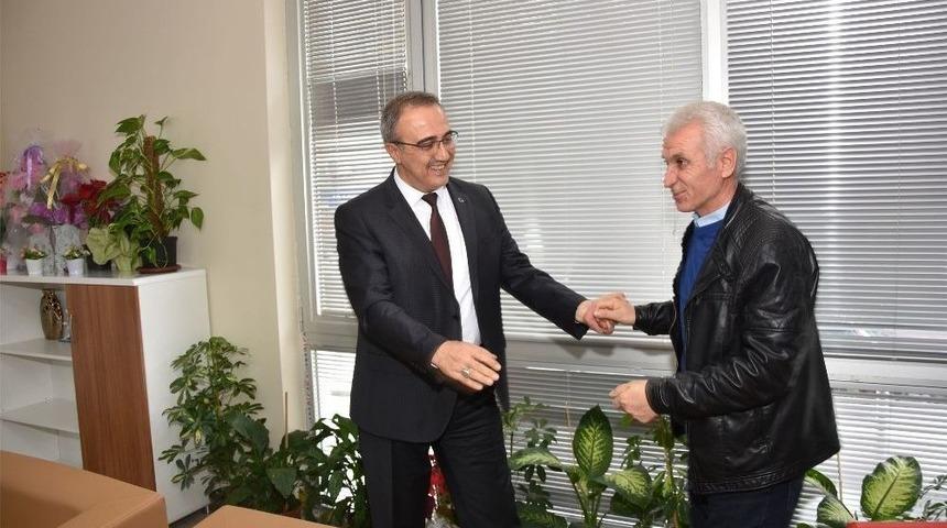 Başkan Kara&ccedil;oban Halk G&uuml;n&uuml;nde Vatandaşlarla Buluştu