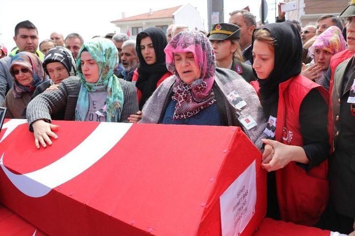 Sakarya Şehidini Dualarla Son Yolculuğuna Uğurladı G2